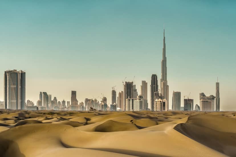 ulewny-letni-deszcz-w-zjednoczonych-emiratach-arabskich-to-zasluga-zasiewania-chmur-fot-getty-images