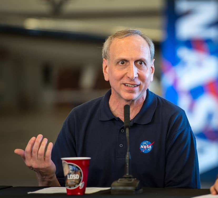 steve-jurczyk-z-nasa-kosmos-powinni-podbijac-ludzie-nie-roboty-wywiad-fot-nasa
