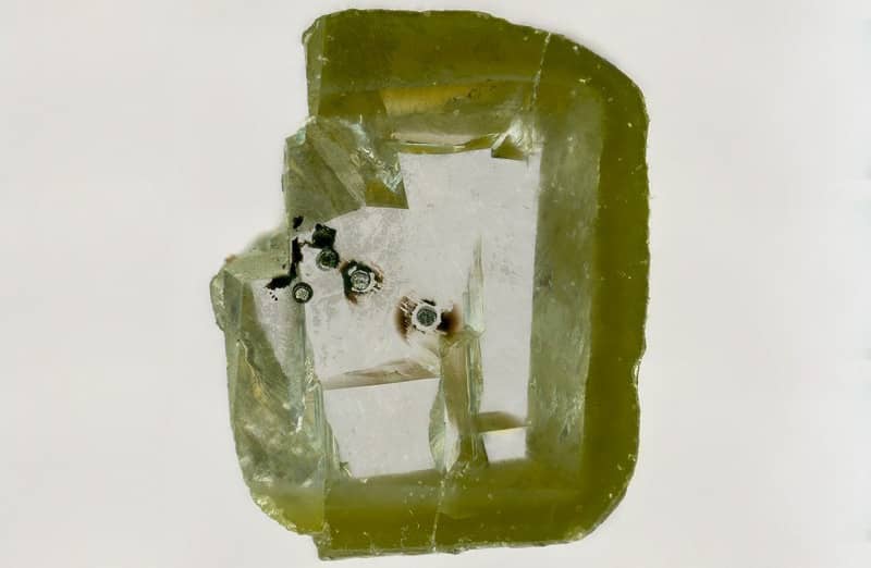odkryto-nowy-mineral-we-wnetrzu-ziemi-davemaoit-wczesniej-jego-istnienie-wynikalo-tylko-z-teorii-fot-aaron-celestian-natural-history-museum-of-los-angeles-county