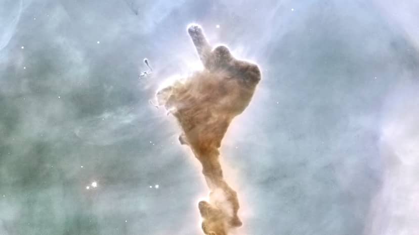 wydaje-sie-ze-zaobserwowana-z-pomoca-teleskopu-hubble-a-kosmiczna-chmura-ma-znajomy-ksztalt-fot-nasa-esa-n-smith-uc-berkeley-the-hubble-heritage-team-stsci-aura