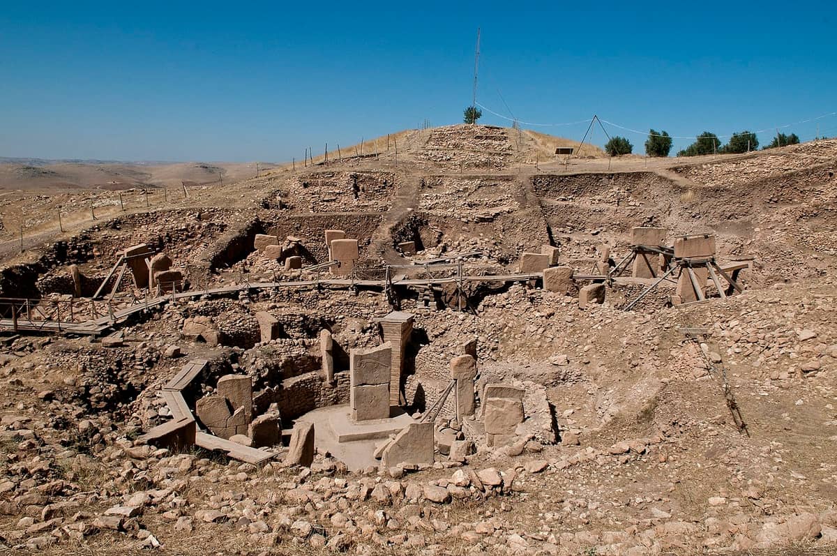 Stonehenge to przy tej budowli świeżynka. Göbekli Tepe jest znacznie starsza od piramid