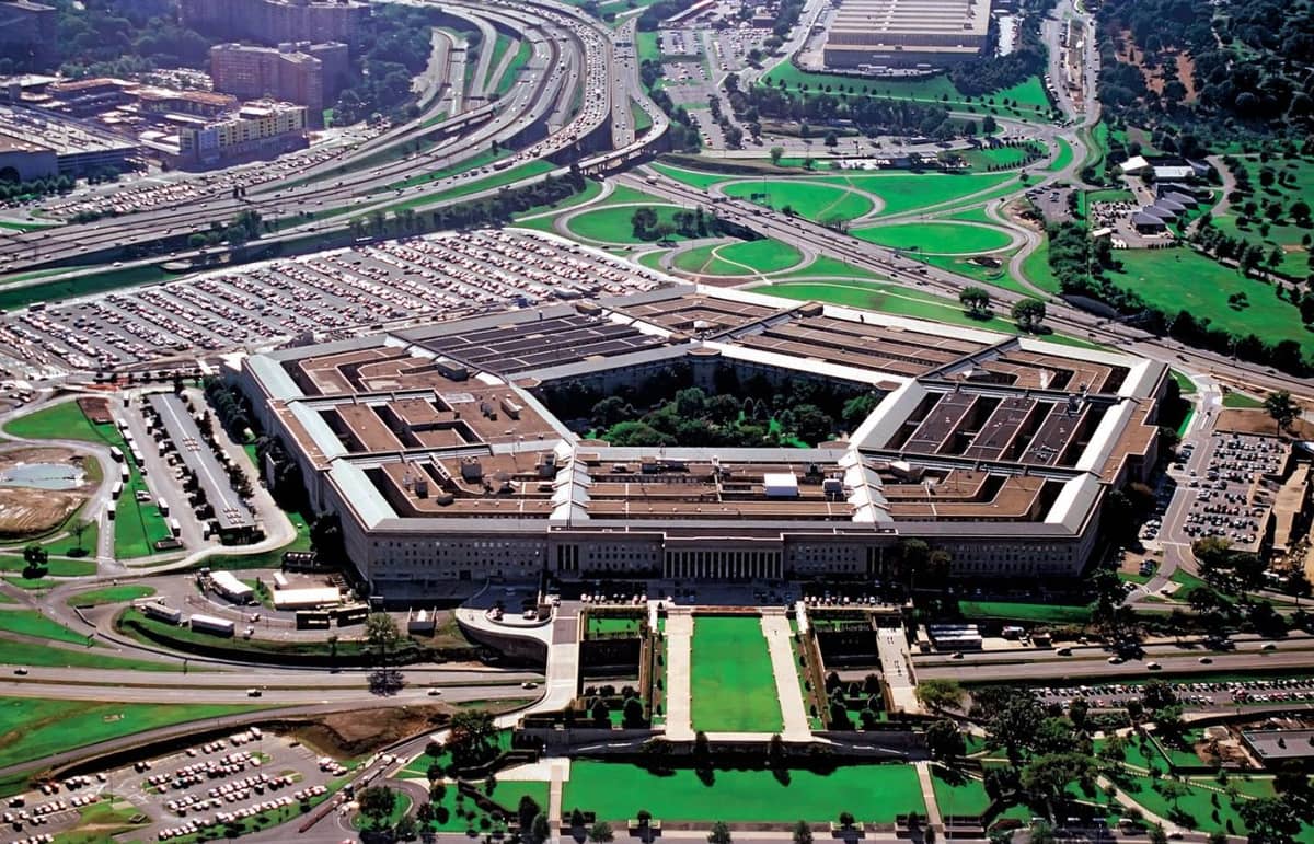 Twitter i sztuczna inteligencja to wybuchowe połączenie. Informacja o rzekomym ataku na Pentagon dobitnie o tym świadczy