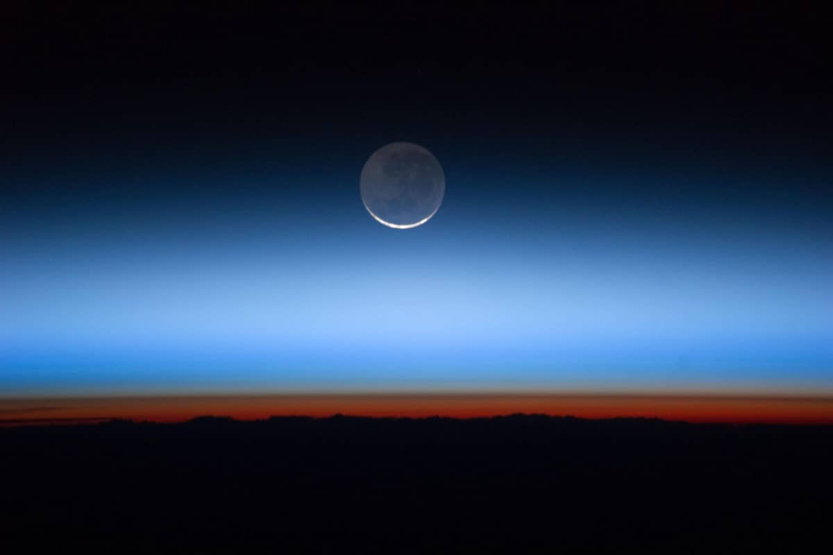NASA upublicznia “dziwne dźwięki” z orbity Księżyca nagrane podczas misji Apollo 10 [WIDEO]