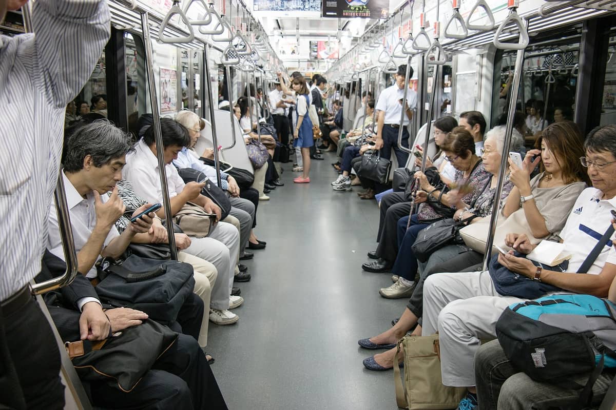 Japonia: Aplikacja ma pomóc kobietom w ciąży znaleźć miejsce w komunikacji publicznej