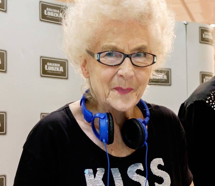 DJ Wika. “W telewizji tylko młode cycki, usta wypchane botoksem”