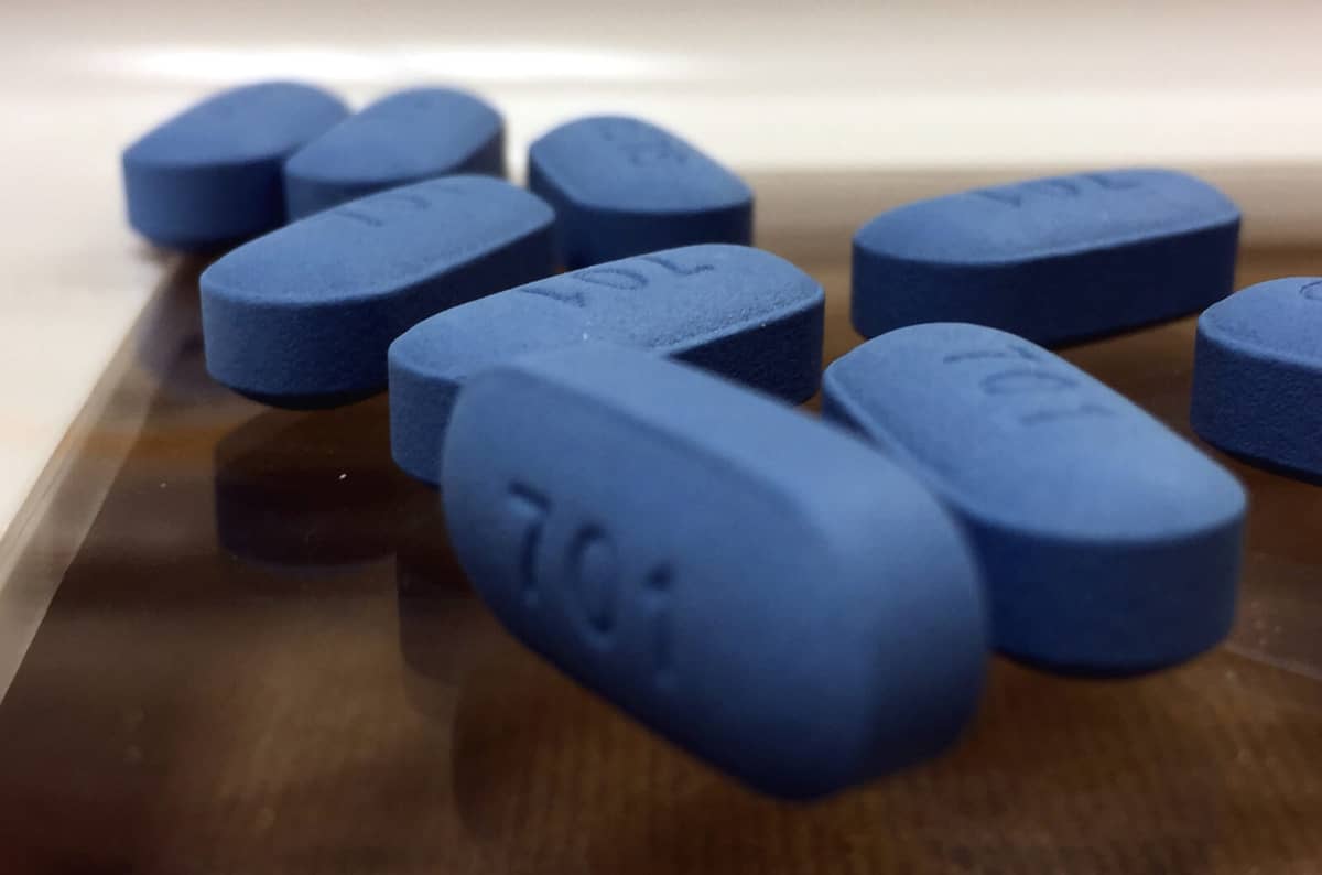 Rośnie spożycie leków PrEP, które zapobiegają HIV. Seks bez zabezpieczenia znów “modny”?