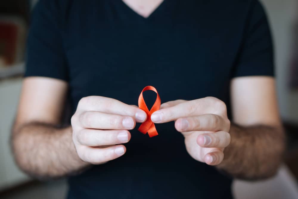 HIV powstrzymany. Przełomowa terapia uniemożliwia przenoszenie się wirusa