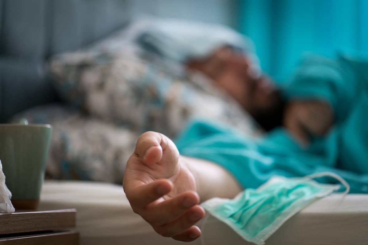 Co się stanie, gdy zarazimy się jednocześnie dwoma szczepami koronawirusa?