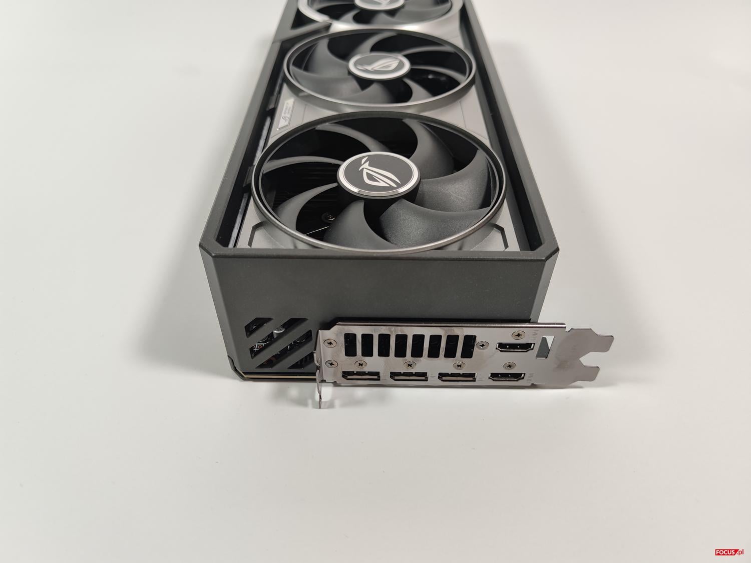 test Asus GeForce RTX 5080 ROG Astral OC, recenzja Asus GeForce RTX 5080 ROG Astral OC, opinia Asus GeForce RTX 5080 ROG Astral OC