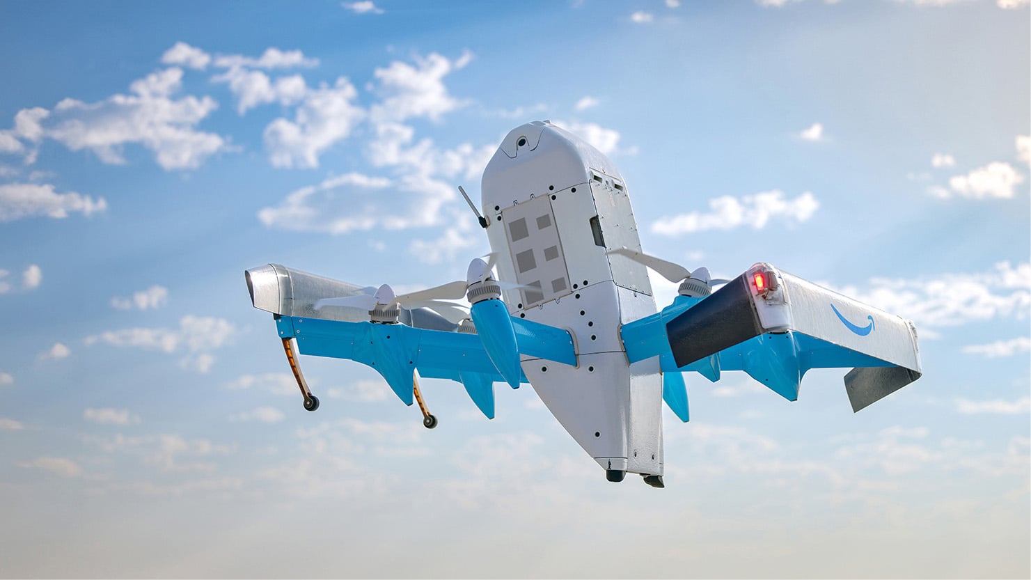 dron dostawczy amazon mk30 w powietrzu