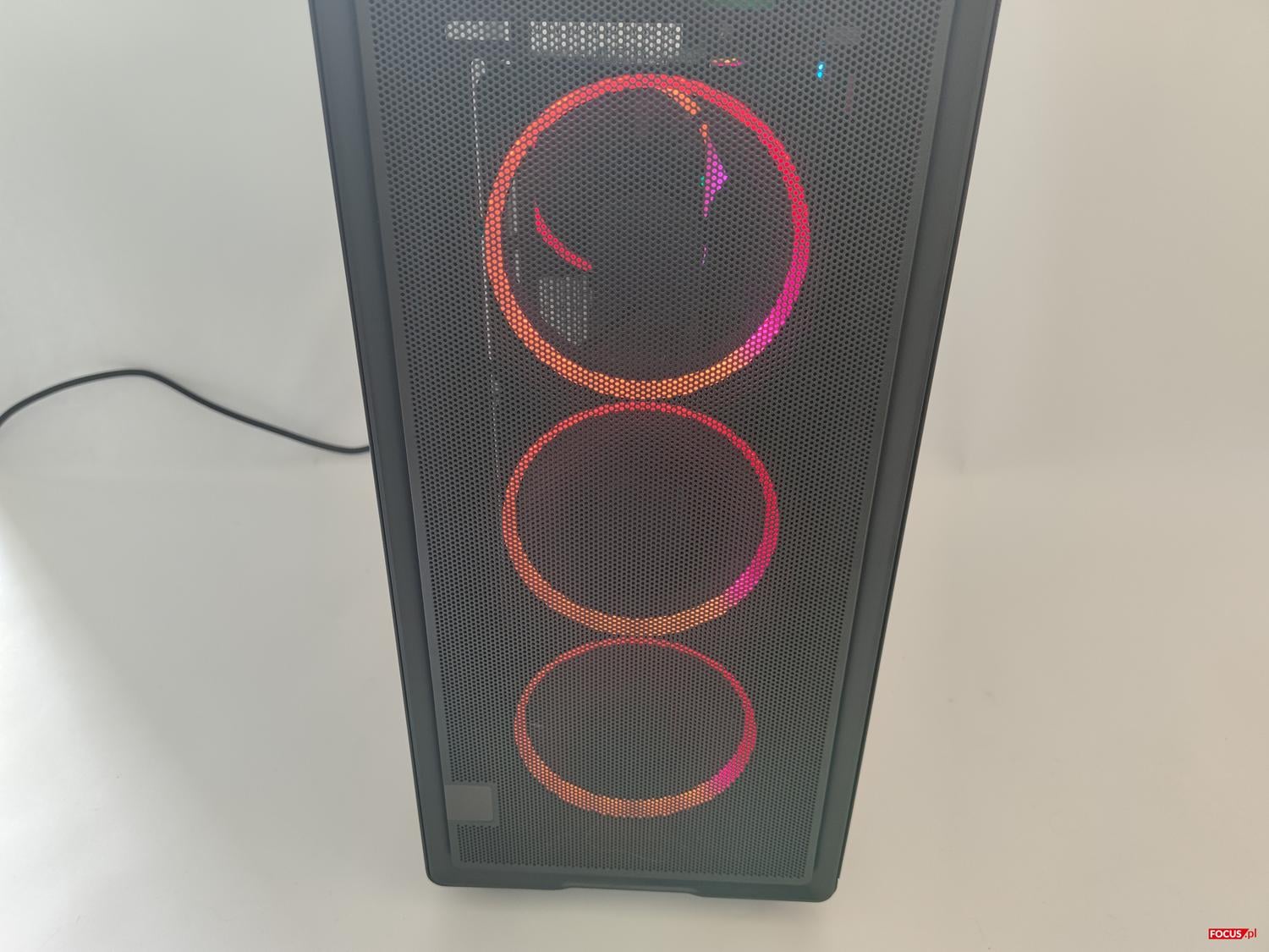 test Fractal Design Epoch Black TG RGB Light Tint, recenzja Fractal Design Epoch Black TG RGB Light Tint, opinia Fractal Design Epoch Black TG RGB Light Tint