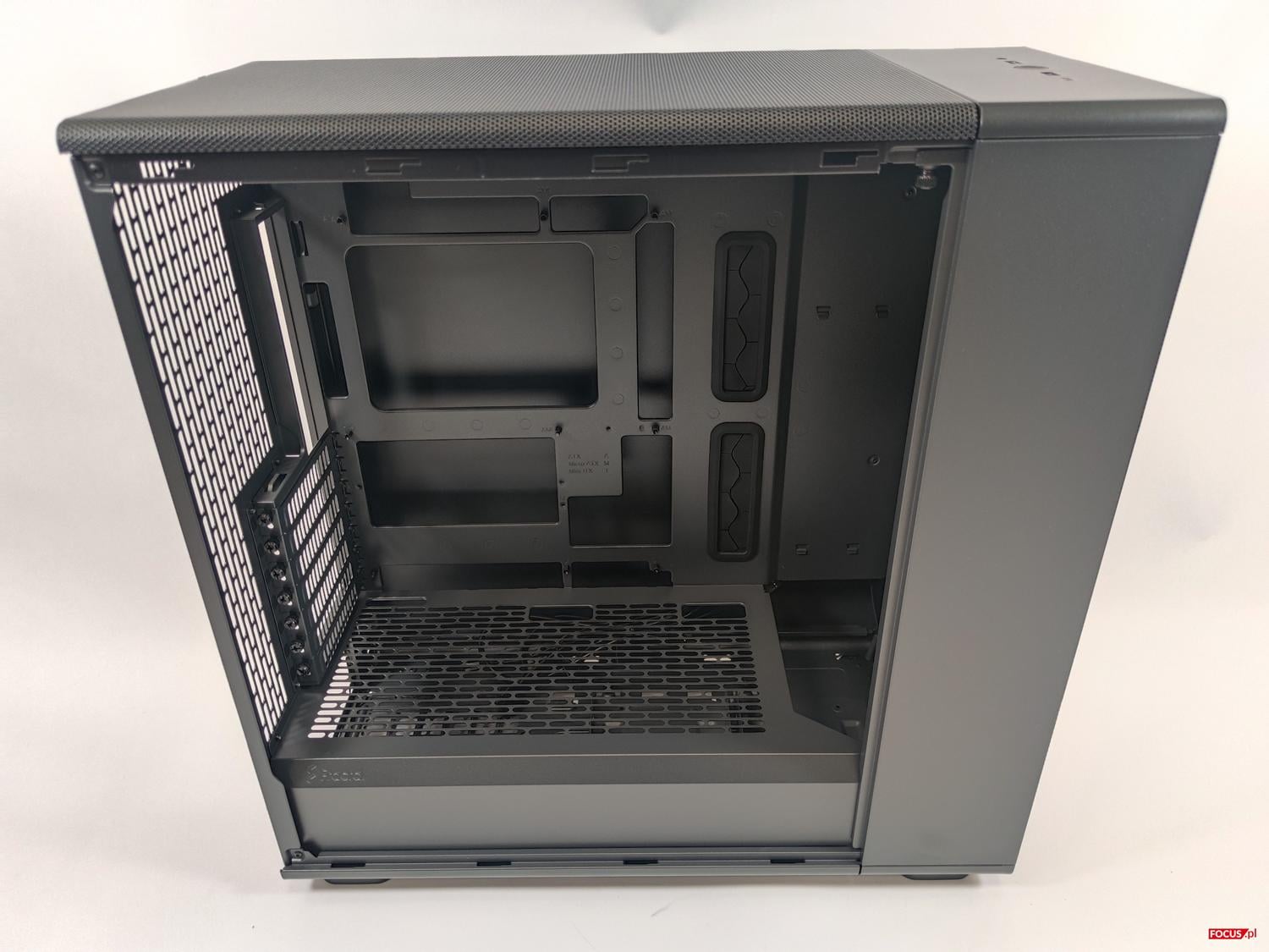 test Fractal Design Epoch XL Black TG RGB Light Tint, recenzja Fractal Design Epoch XL Black TG RGB Light Tint, opinia Fractal Design Epoch XL Black TG RGB Light Tint