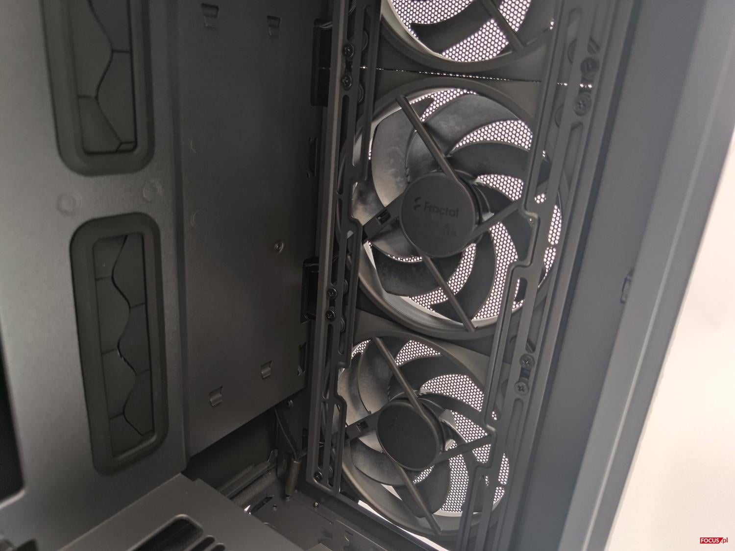 test Fractal Design Epoch XL Black TG RGB Light Tint, recenzja Fractal Design Epoch XL Black TG RGB Light Tint, opinia Fractal Design Epoch XL Black TG RGB Light Tint