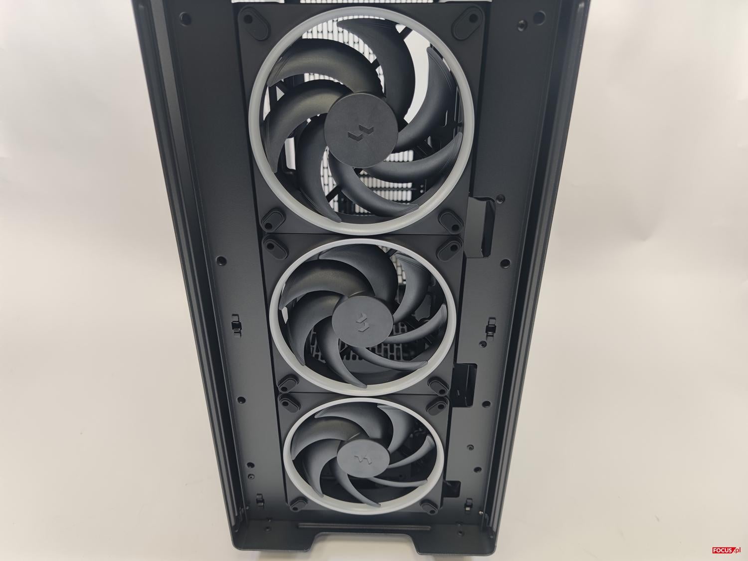 test Fractal Design Epoch XL Black TG RGB Light Tint, recenzja Fractal Design Epoch XL Black TG RGB Light Tint, opinia Fractal Design Epoch XL Black TG RGB Light Tint