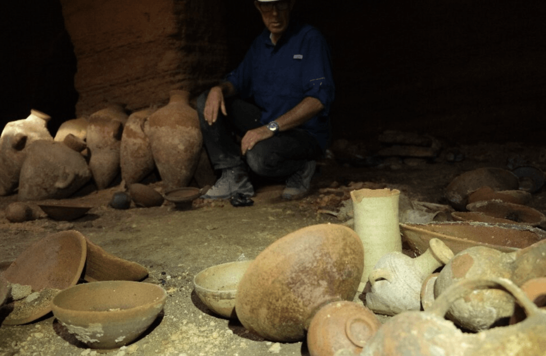 Niezwykła jaskinia grobowa w Izraelu – jak plan filmowy z “Indiany Jonesa”