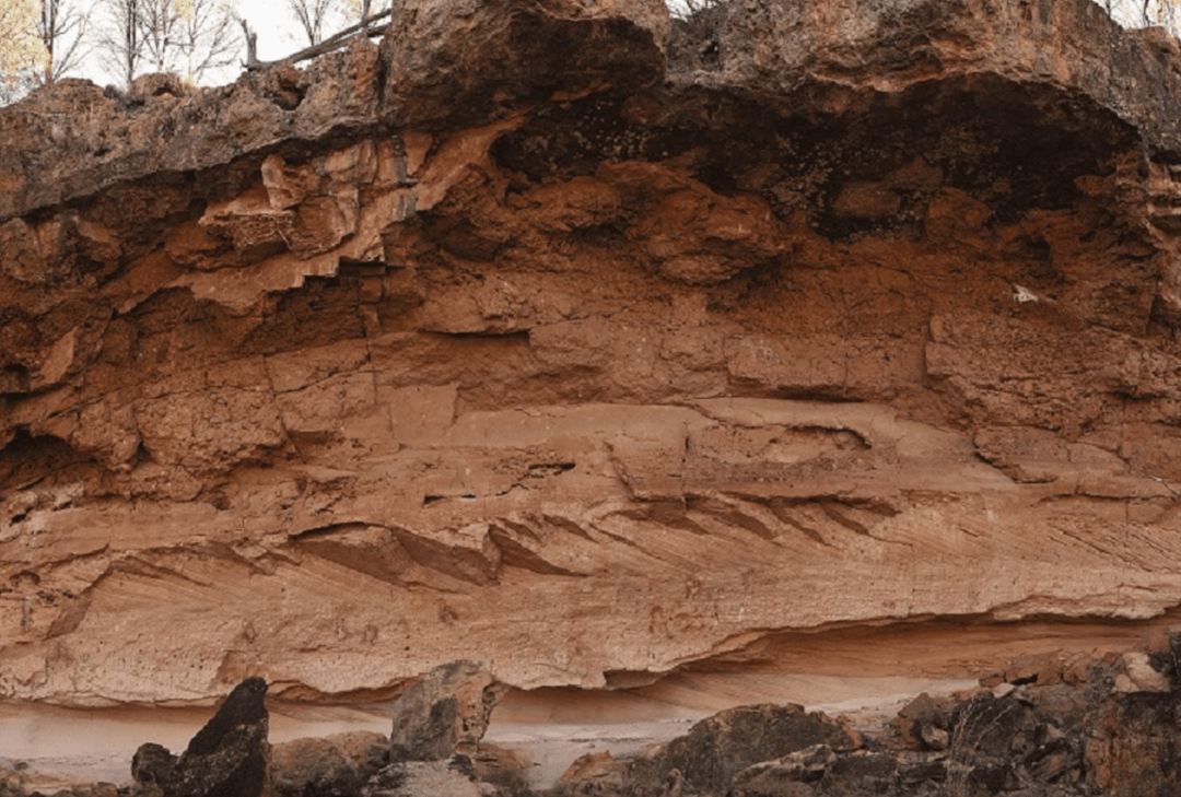 Australijski outback odsłania niezwykłe rysunki. Nie uwierzysz, co się wśród nich znalazło