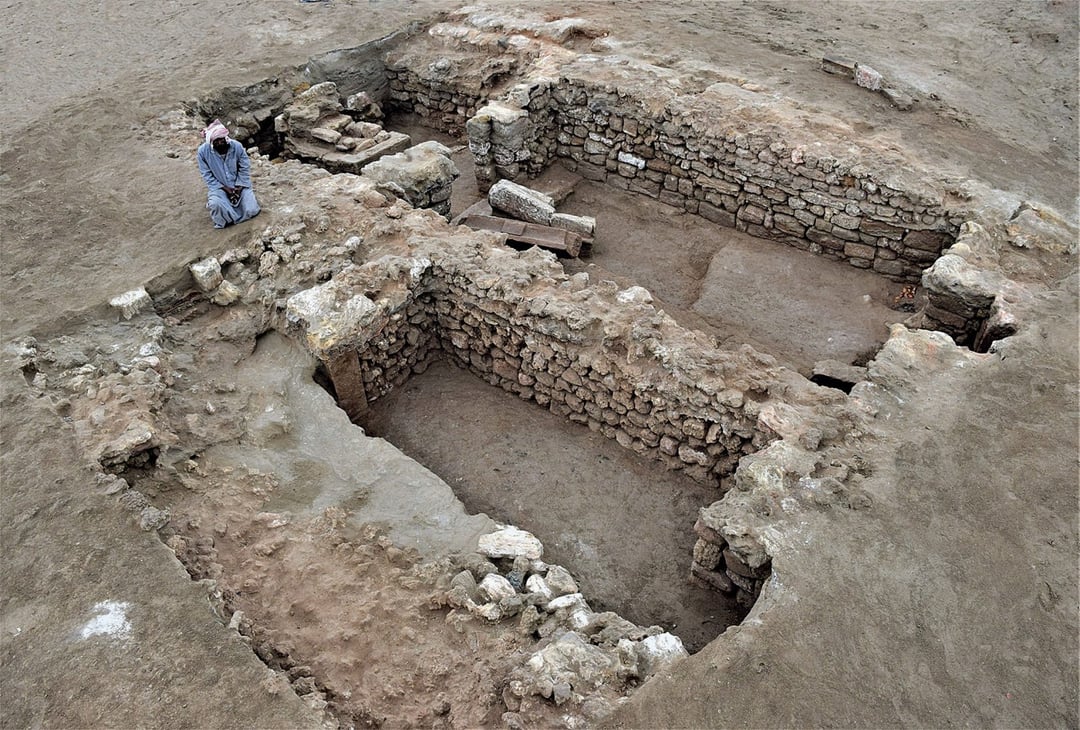 Jeszcze nigdy nie znaleziono takiego pochówku wewnątrz jakiegokolwiek obiektu kultu religijnego. Nowa religia w starożytnym egipskim porcie?