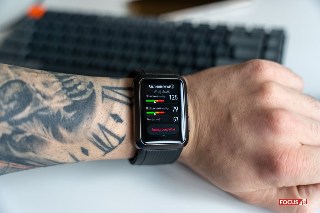 O zdrowie warto dbać w każdym wieku. Huawei Watch D może w tym pomóc