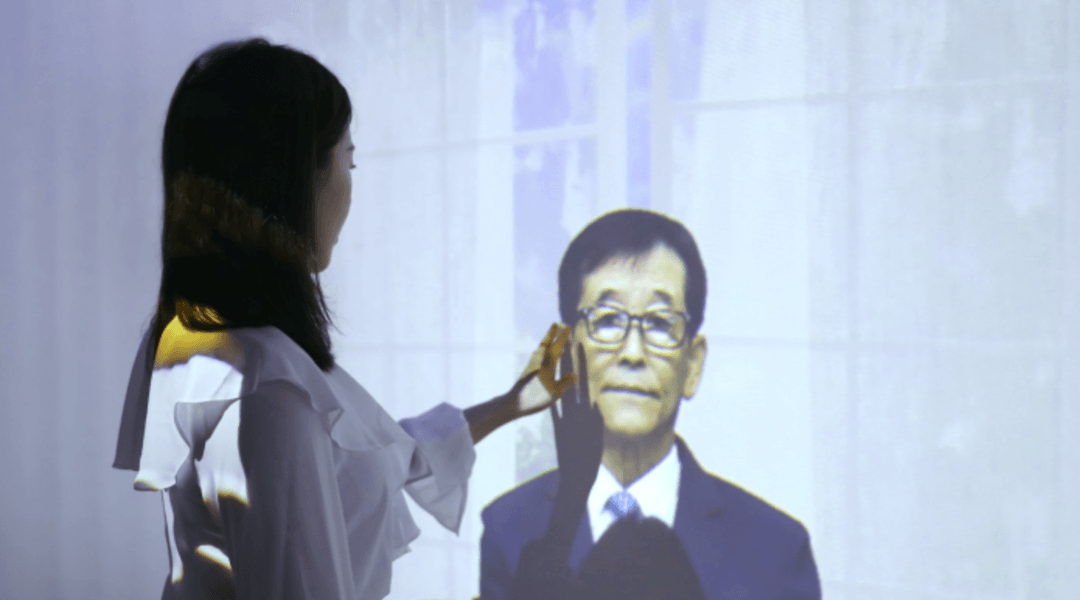 Sztuczna inteligencja dosłownie “przywraca” do życia zmarłych. Ale jest pewien haczyk