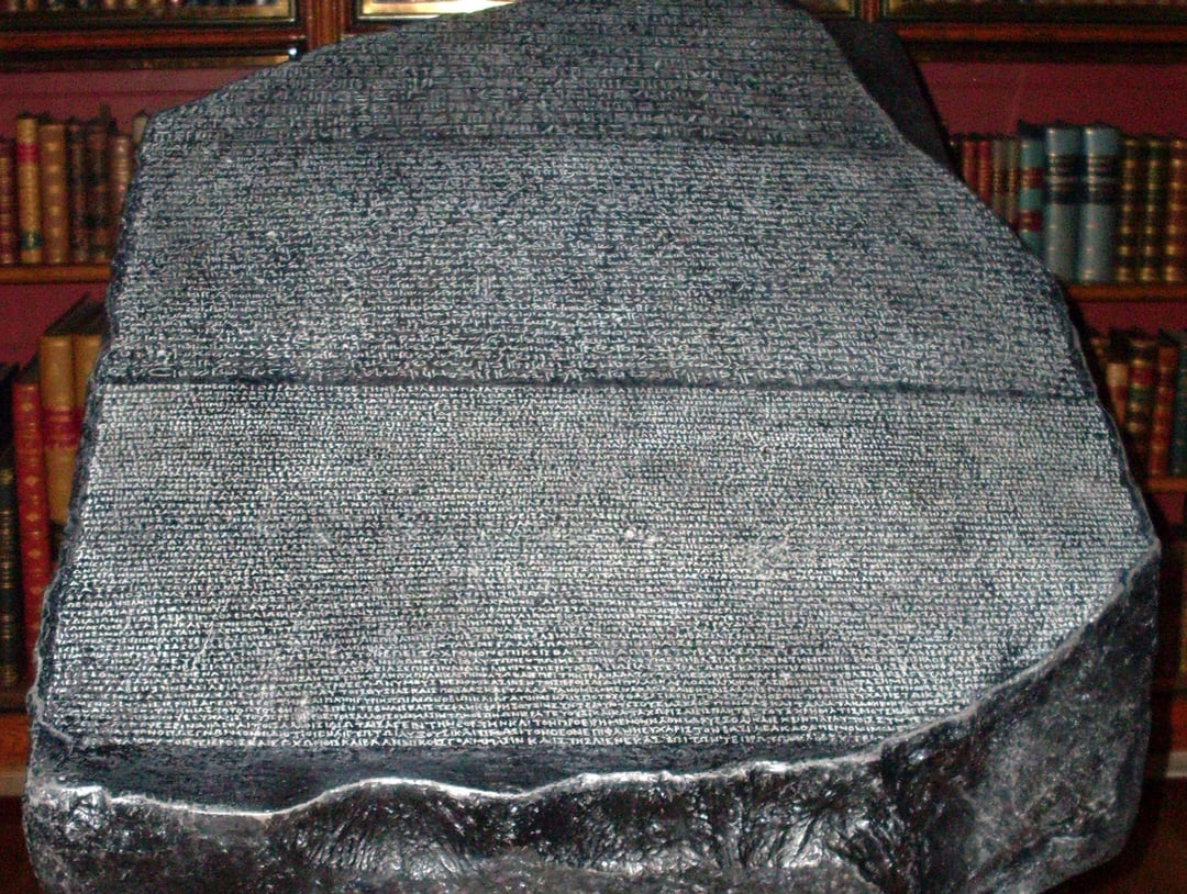 To tam miała miejsce wielka rewolta. Informacje na jej temat zapisano na kamieniu z Rosetty