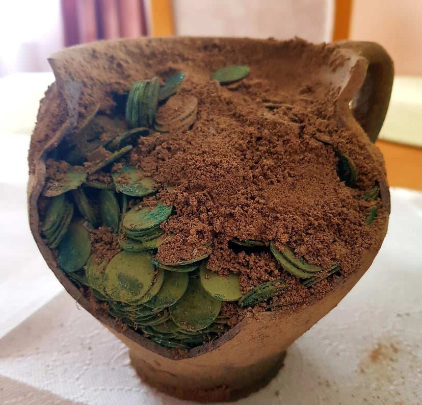 Dzban pełen XVII-wiecznych monet. Takie bogactwa odnaleziono na Lubelszczyźnie 