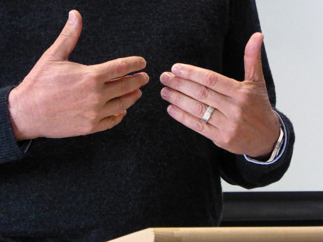 Mowa ciała wiele o nas mówi, lecz trudno ją odczytać. Oto kilka stereotypów