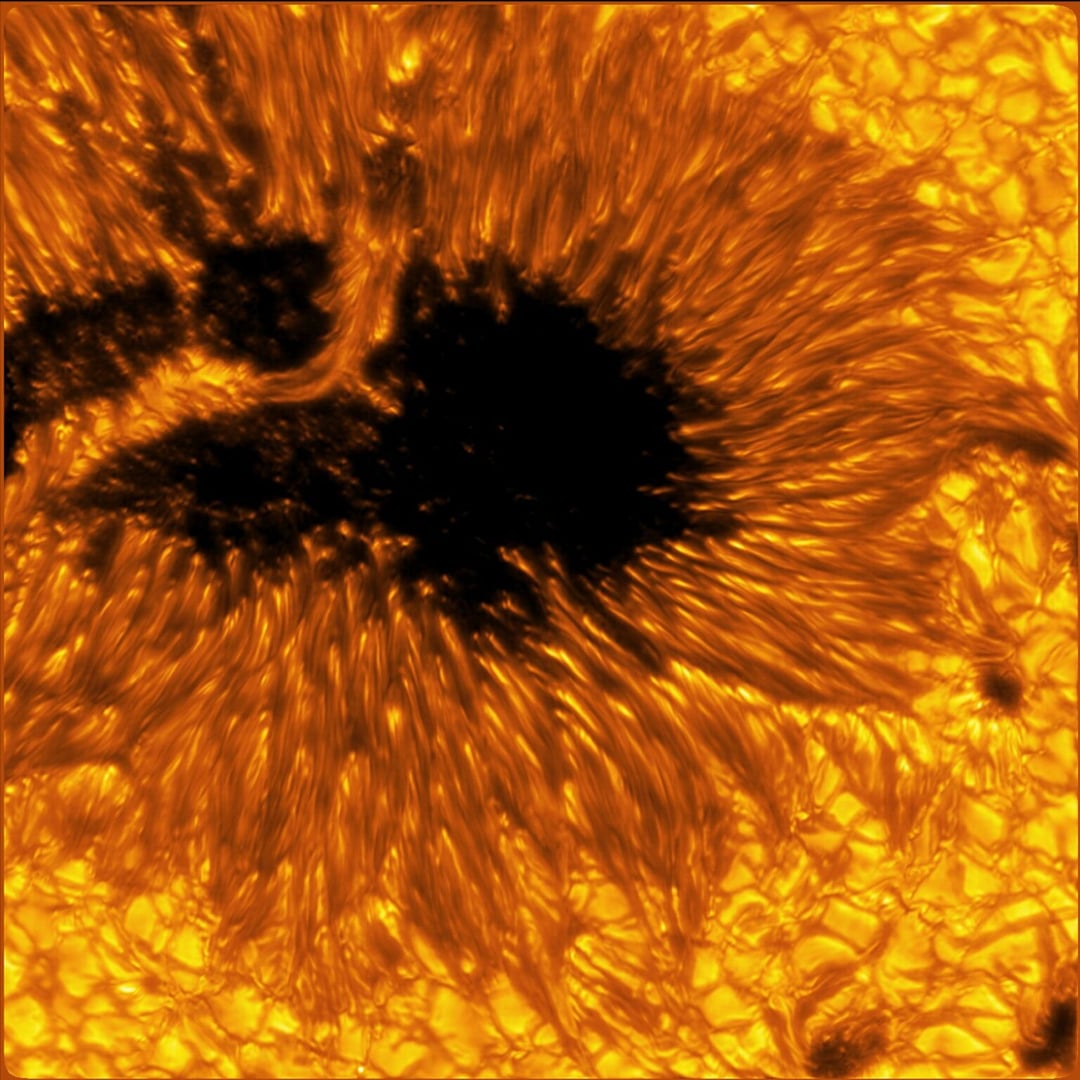 Gigantyczna plama na powierzchni gwiazdy. Utrzymuje się w tym miejscu już od sześciu lat