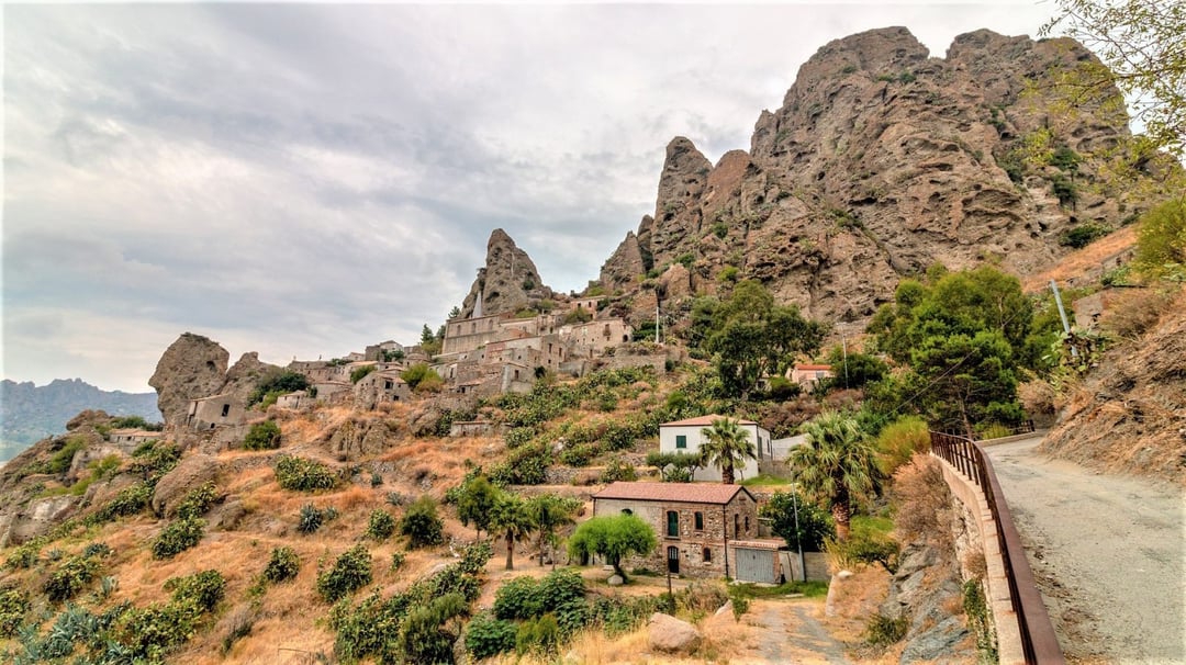 Pierwsze takie dziwne góry na świecie. Za ich powstaniem stoi tajemnicza siła z wnętrza Ziemi