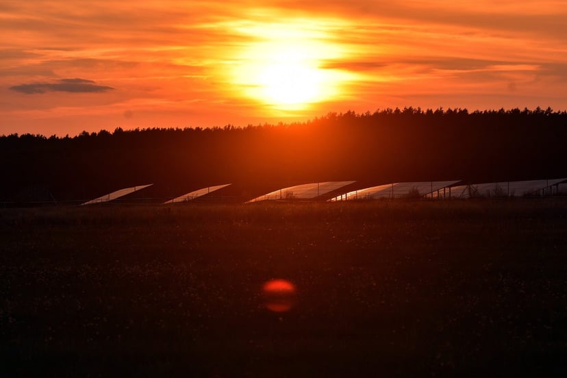 Nagły zwrot w chińskiej fotowoltaice zaskoczył wszystkich. Zachodnie firmy już liczą straty