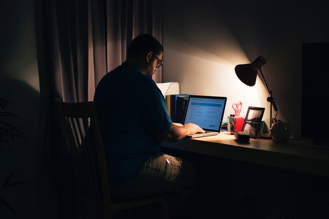 Pracujesz w trybie zmianowym? Taka praca może mieć niepokojący wpływ na twoje zdrowie