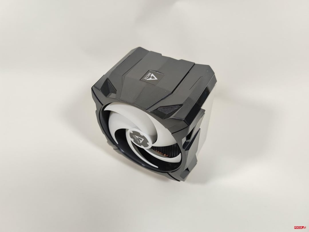 Test chłodzenia Arctic Freezer i35