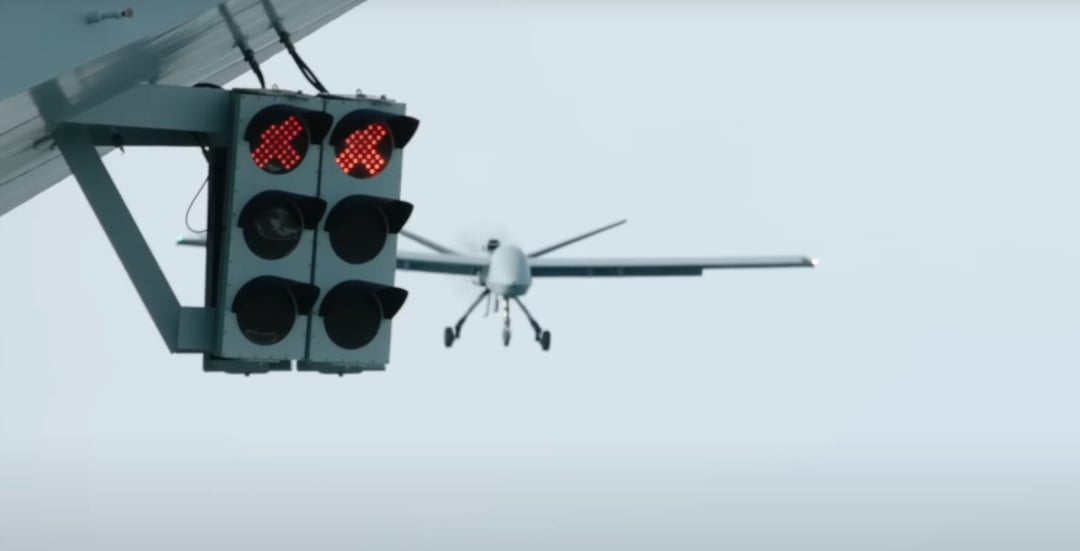 W potęgę tego wojskowego drona trudno uwierzyć. Wreszcie możemy obejrzeć go z bliska