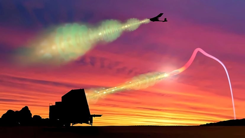 Raytheon zbuduje broń mikrofalową. Z prędkością światła zamieni wrogie drony w złom