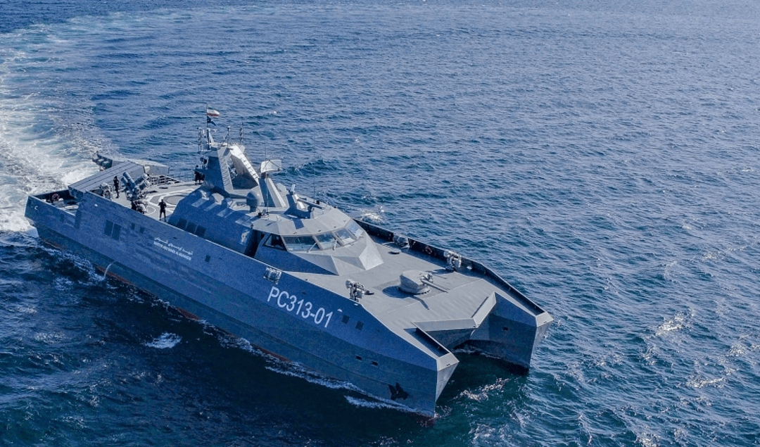 Katamaran jak statek kosmiczny. Niesamowita korweta irańskiej armii