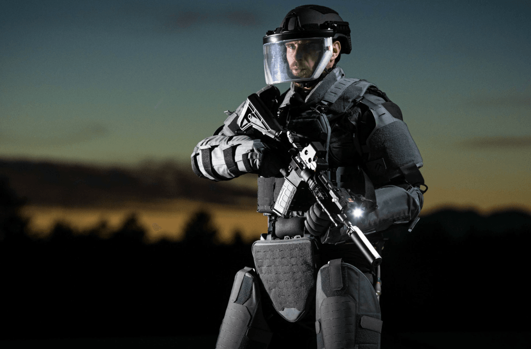 Żaden film SF ani sztuczna inteligencja! Ten żołnierz nosi osobliwy egzoszkielet