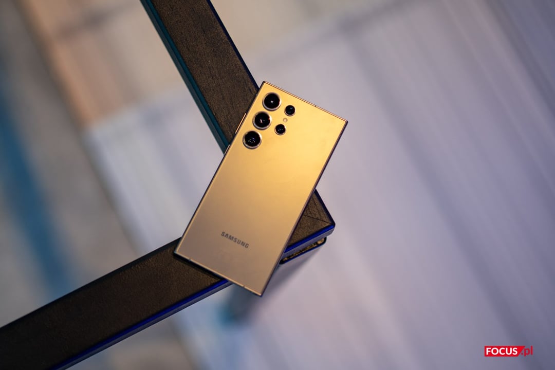 Flagowy Galaxy S24 Ultra z ogromną zniżką i 500 GB internetu dodatkowo. Takie rzeczy tylko w Plusie