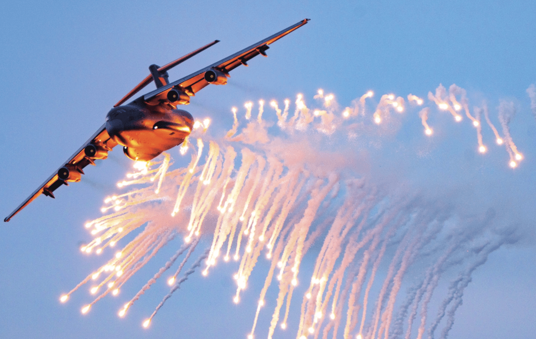 Chiński samolot transportowy, którego boją się Amerykanie. Poznajcie “pyzatą dziewczynę”