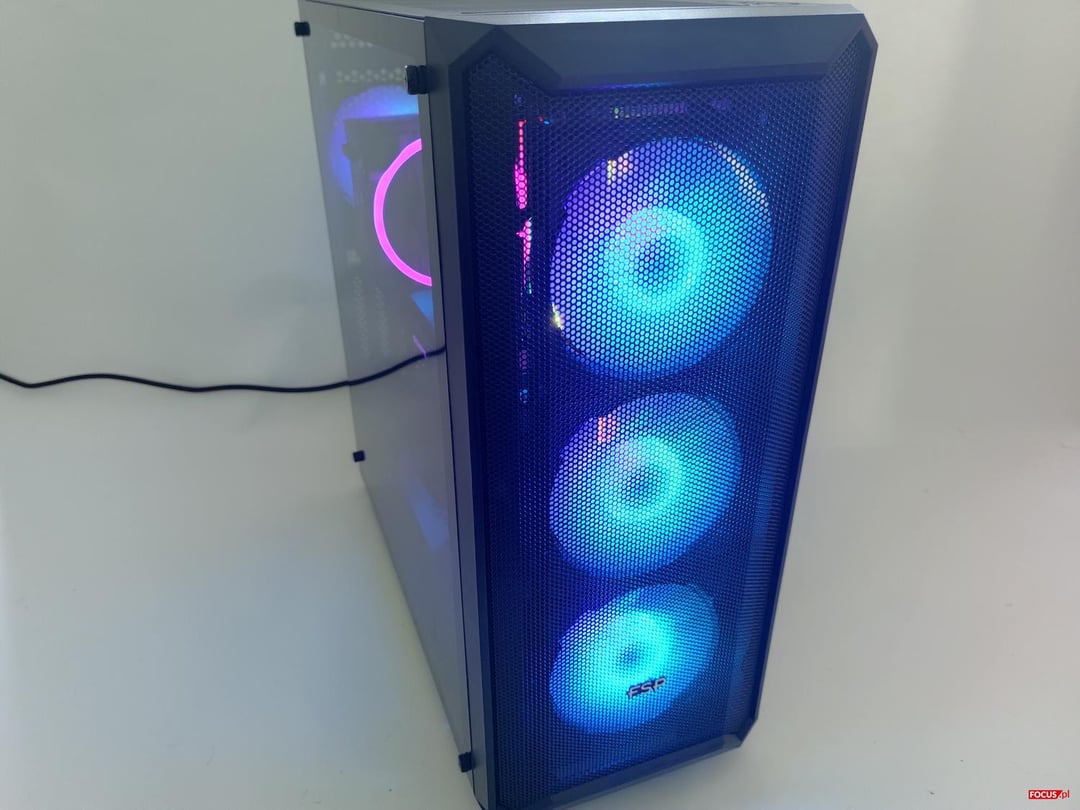 Test obudowy FSP CMT591A