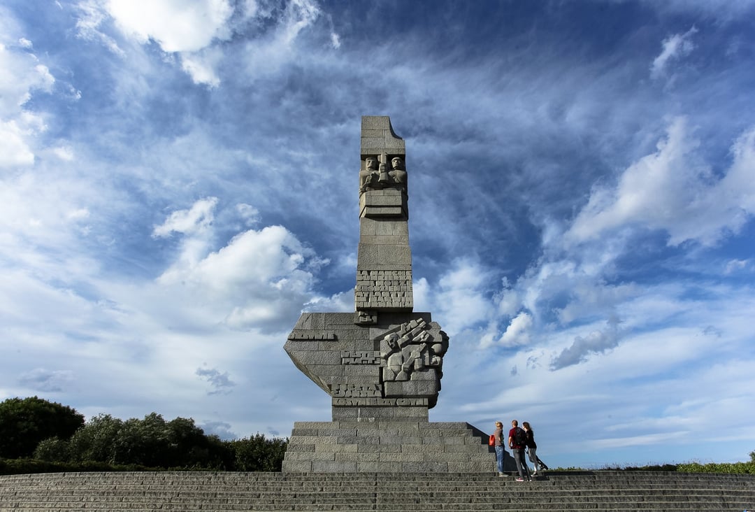 Nieznane wcześniej obiekty znalezione na Westerplatte. Kawał historii, ale i potencjalne zagrożenie