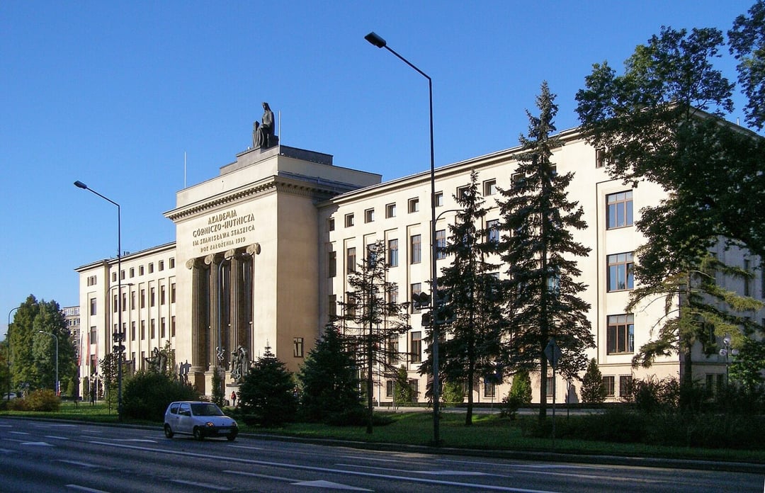 ChatGPT w odstawkę? Nowy model językowy z Krakowa lepiej rozumie polskie realia