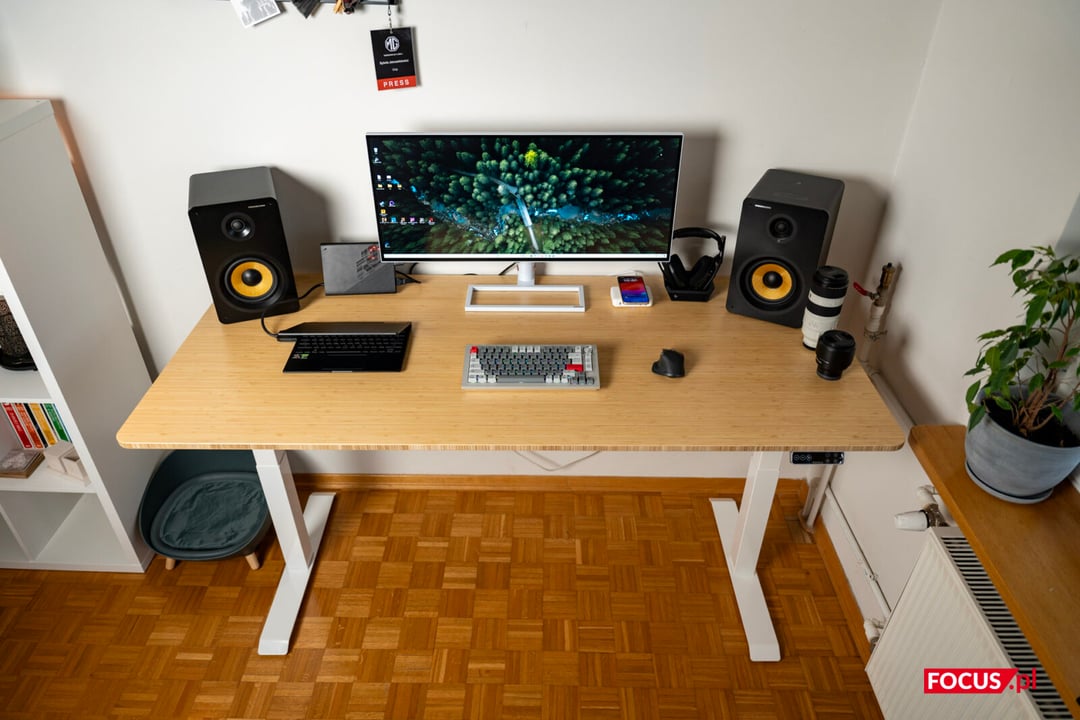 FlexiSpot – Brand Month i promocje na nowoczesne meble nawet do -50%