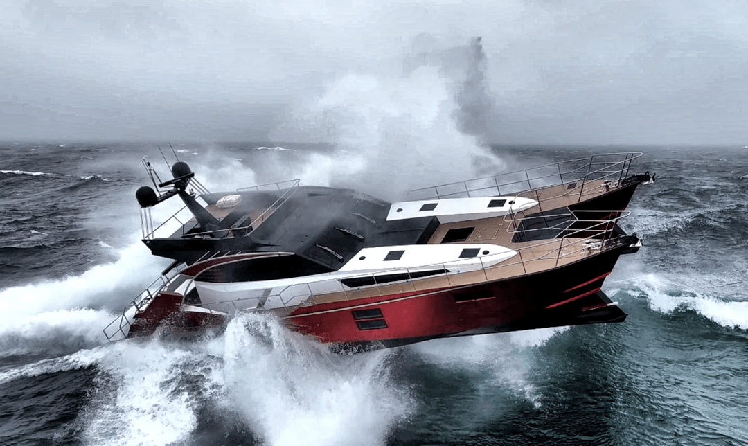 Wyglądają jak luksusowe jachty, ale te łodzie są w stanie przetrwać w każdej pogodzie