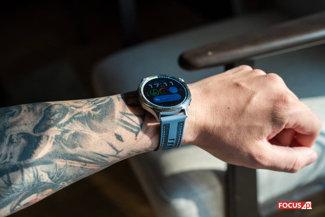 Zegarki Huawei wreszcie z obsługą płatności na iOS