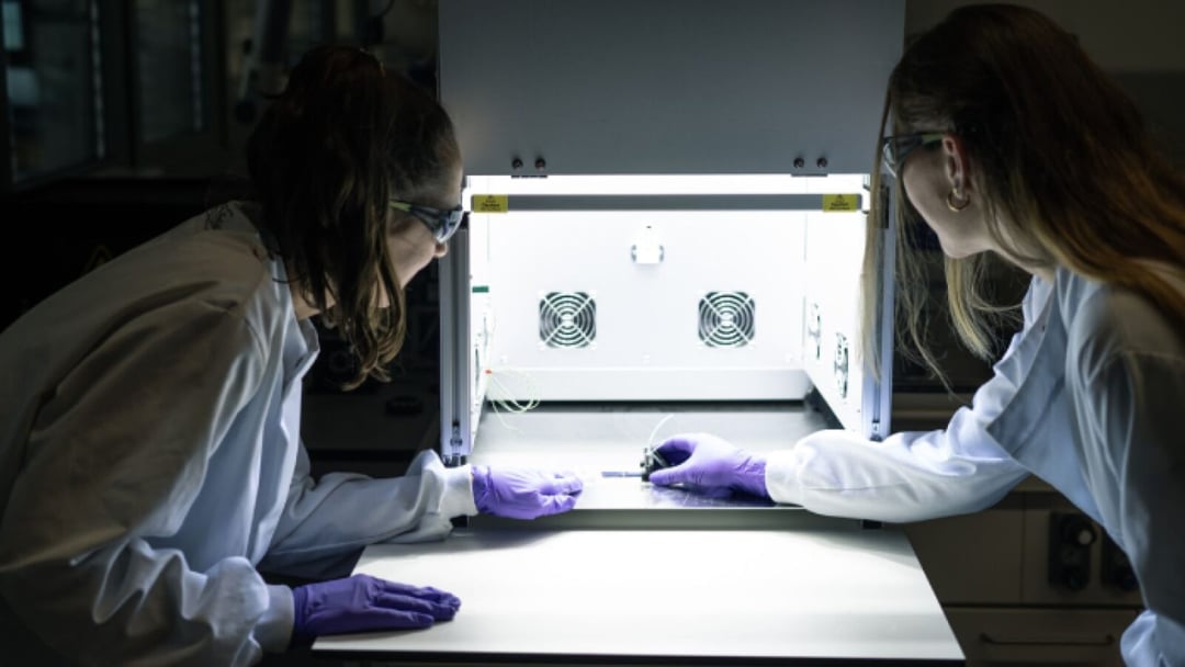 Niesamowite urządzenie. Samo generuje i magazynuje energię