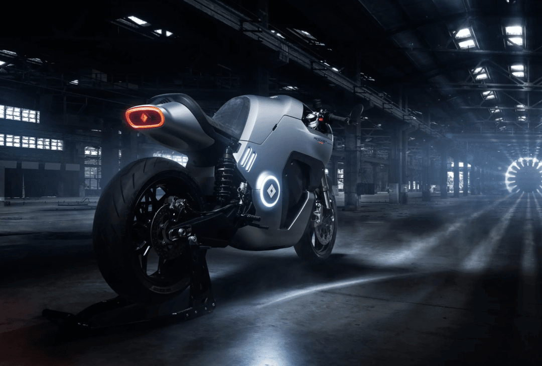 Projektant samochodów stworzył motocykl. Rezultat jest niesamowity