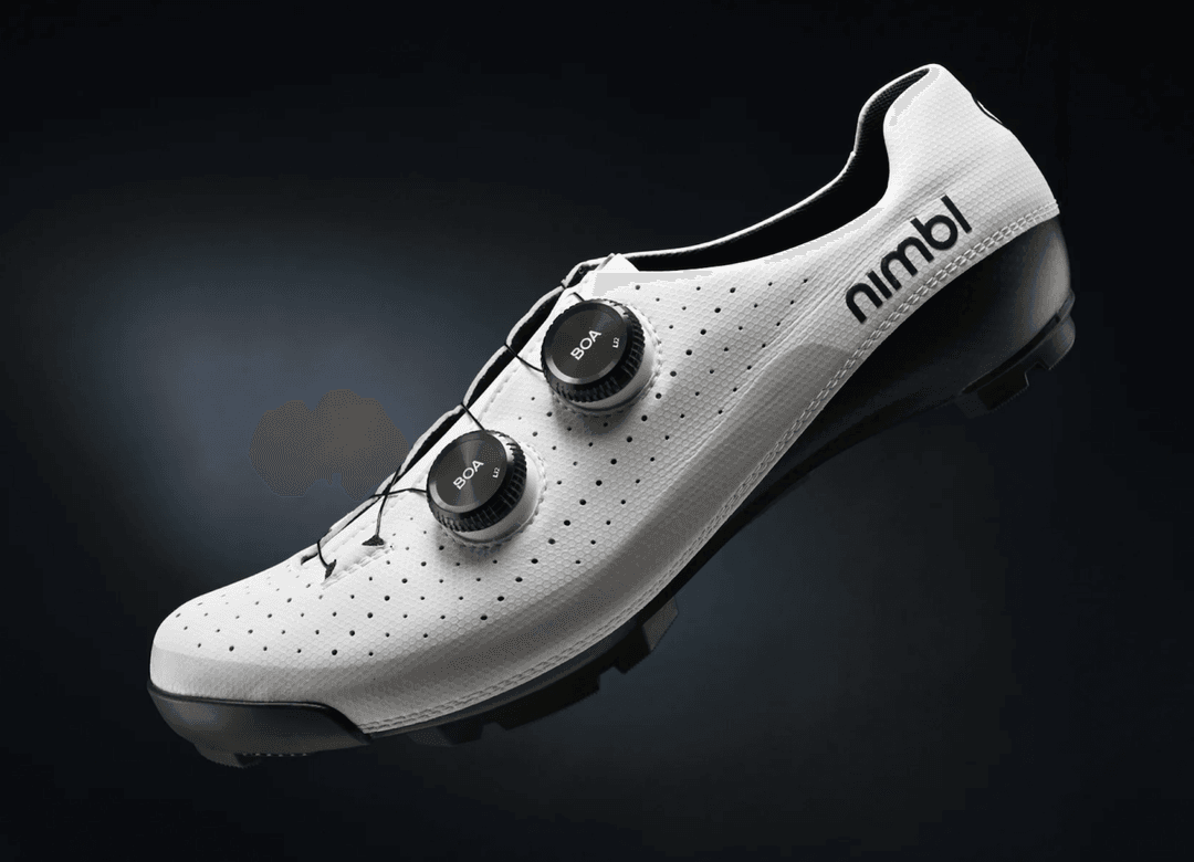 Włoski luksus na szlaku. Nowe ultralekkie buty gravelowe podbijają rynek