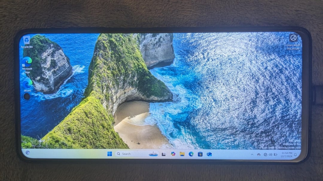 Project Renegade robi furorę. Zobacz jak zainstalować Windows 11 na telefonie