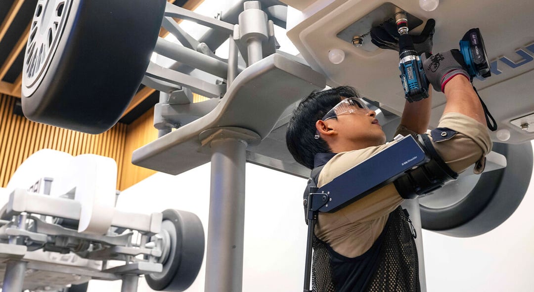 To coś więcej niż zwykły egzoszkielet. Hyundai i Kia zapowiadają rewolucję w fabrykach