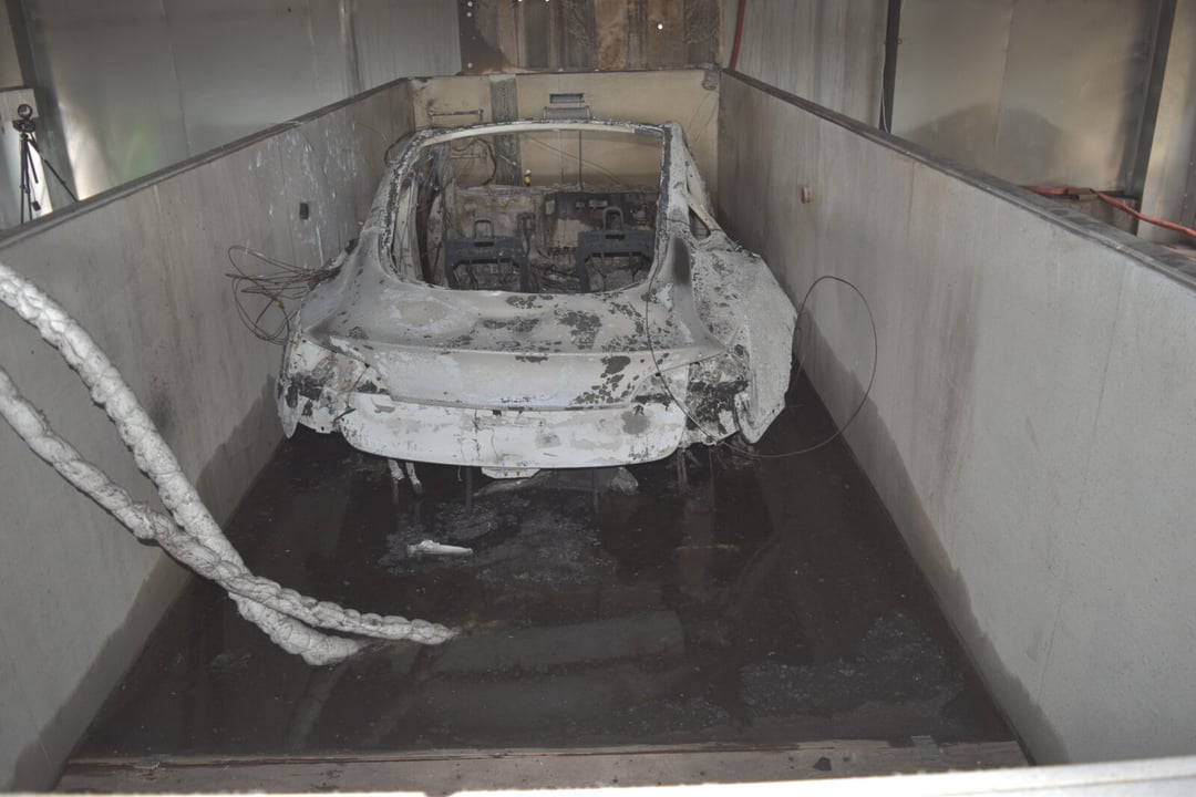 Pożary EV pod kontrolą. Innowacyjne rozwiązanie przetrwało test w ekstremalnej temperaturze