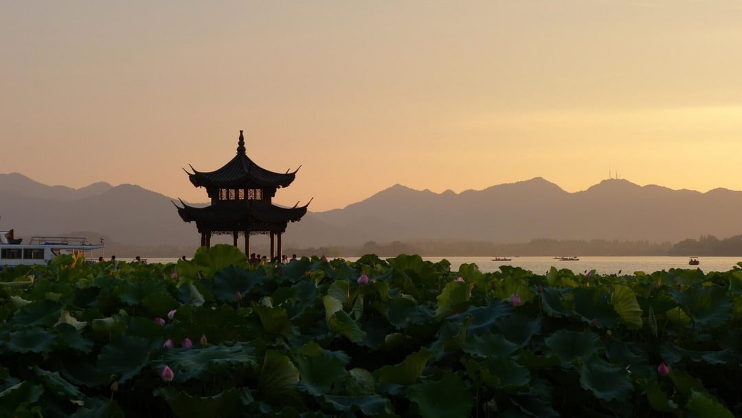 Największa chińska maszyna drążąca w historii rozpoczęła pracę. Monumentalny projekt w Chinach